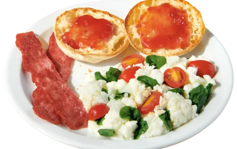 Una opción saludable con claras de huevo, espinaca, tomate, tocino de pavo y fruta fresca. Ideal para cuidar tu alimentación sin dejar de disfrutar en un ambiente familiar. ¡Vení y celebremos juntos en tu lugar favorito!
