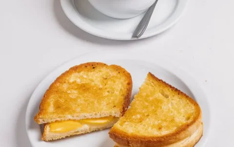 Provolone-Americano-Grilled-Cheese